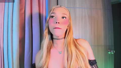 Snapshot of steyseequeen chatting on October 5, 8:01 am Steisee Reyes online show from October 5, 8:01 am