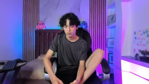 Sthepano  online show from March 18, 3:20 am