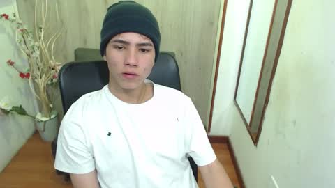 Snapshot of stich_23 chatting on February 10, 1:04 pm Stich online show from February 10, 1:04 pm