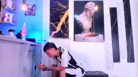 Stiven  brendan online show from February 20, 8:50 am