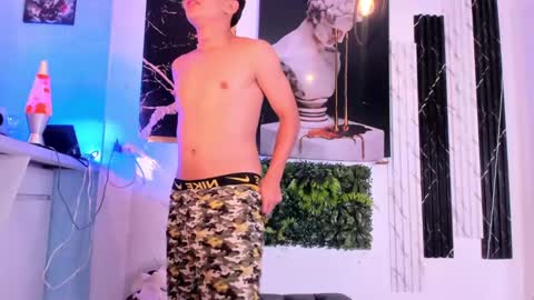 Stiven  brendan online show from February 28, 4:54 am