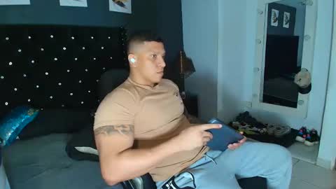 Snapshot of stily_santos_ chatting on September 22, 2:24 am stily online show from September 22, 2:24 am