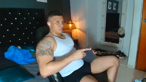 Snapshot of stily_santos_ chatting on September 23, 3:20 am stily online show from September 23, 3:20 am