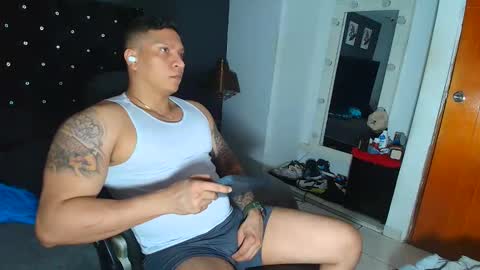 Snapshot of stily_santos_ chatting on September 28, 3:01 am stily online show from September 28, 3:01 am