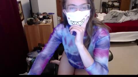 Snapshot of sting_ray111 chatting on December 10, 1:43 am sting_ray111 online show from December 10, 1:43 am