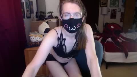 Snapshot of sting_ray111 chatting on February 9, 3:32 am sting_ray111 online show from February 9, 3:32 am