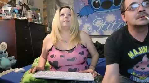 Tasha and Drew online show from November 20, 9:53 am