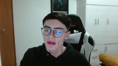 Snapshot of stiv_grant chatting on January 27, 11:22 pm stiv_grant online show from January 27, 11:22 pm