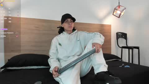 stivenbenet1 online show from December 3, 12:38 pm
