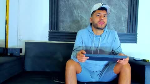 Snapshot of stivendreams chatting on February 10, 4:49 am friends online show from February 10, 4:49 am