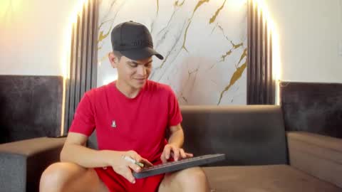 Snapshot of stivendreams chatting on February 13, 5:03 am friends online show from February 13, 5:03 am