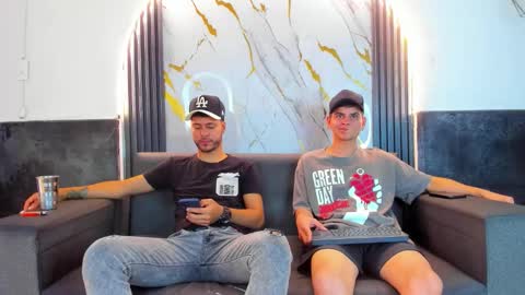 Snapshot of stivendreams chatting on February 20, 6:26 am friends online show from February 20, 6:26 am