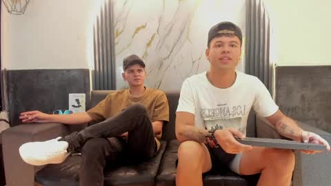 friends online show from May 18, 3:57 am