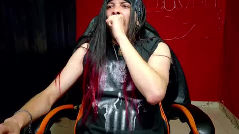 stivnhot online show from May 2, 12:37 am