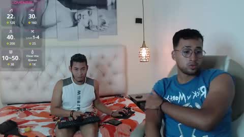 STIV AND TACZU online show from December 2, 3:04 am