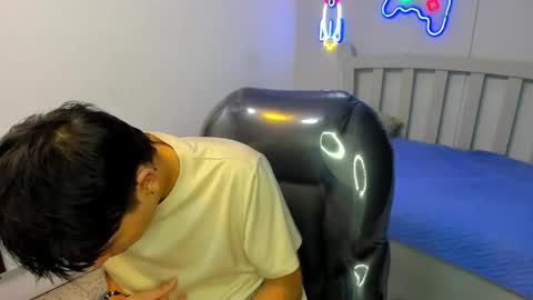 Stiwen online show from November 19, 5:24 pm