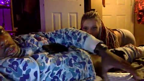 stl_puhcz_glob3r online show from December 2, 11:45 pm