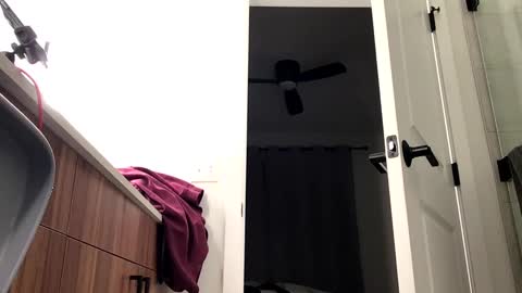 Snapshot of stlhotwifeguy chatting on December 28, 3:58 am stlhotwifeguy online show from December 28, 3:58 am