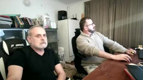 rainy online show from July 11, 8:44 pm