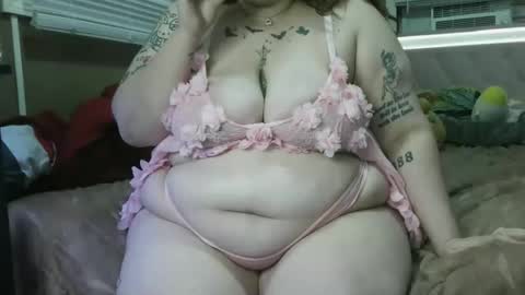 Snapshot of stonedbbw01 chatting on February 28, 7:20 am stonedbbw01 online show from February 28, 7:20 am