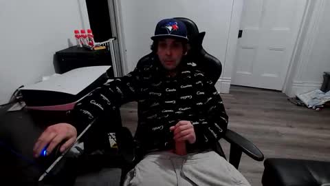 stonedpanda77 online show from April 30, 1:01 am