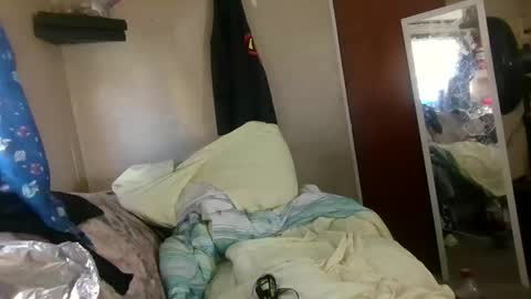 stonerbabyk2003 online show from April 24, 9:39 pm