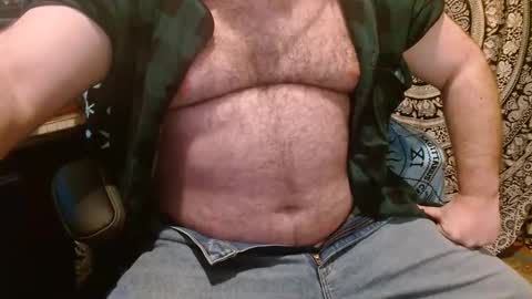 Snapshot of stonerbear42 chatting on February 17, 2:31 am Stonerbear42 online show from February 17, 2:31 am