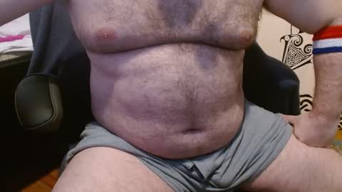 Snapshot of stonerbear42 chatting on February 19, 9:36 pm Stonerbear42 online show from February 19, 9:36 pm