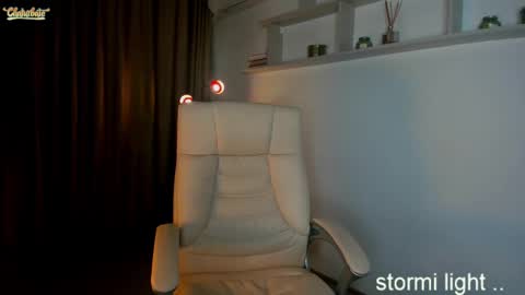 Snapshot of stormi_light chatting on March 12, 11:22 pm Stormi online show from March 12, 11:22 pm