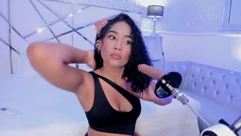 Snapshot of stormybdsm chatting on April 16, 3:18 am Stormy online show from April 16, 3:18 am