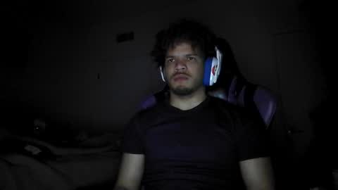 Snapshot of str8dj chatting on December 23, 2:53 am Dj online show from December 23, 2:53 am