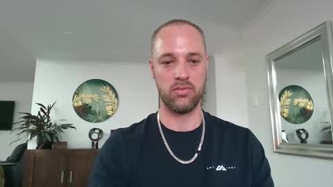 str8feet33 online show from November 29, 9:07 pm