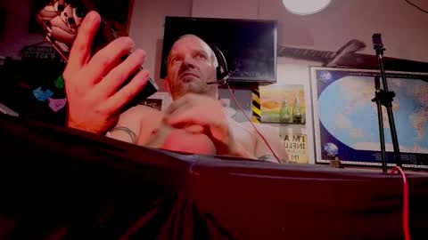 Snapshot of str8foryouguy chatting on October 22, 4:40 pm Str8 online show from October 22, 4:40 pm