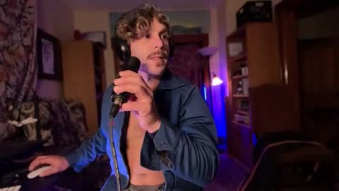 Cowboy Zuhly online show from October 30, 3:19 am