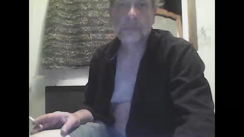 Snapshot of straightmaletouse chatting on May 26, 9:38 am straightmaletouse online show from May 26, 9:38 am