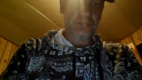 Snapshot of straightmaletouse chatting on June 13, 6:22 am straightmaletouse online show from June 13, 6:22 am