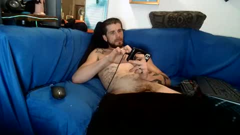 straitpipermann22 online show from November 21, 7:29 am