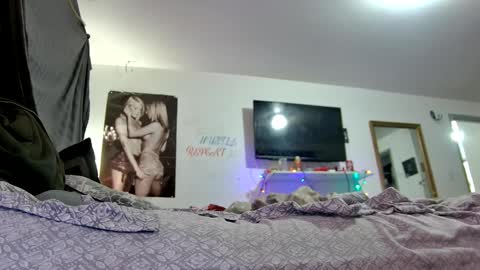 Snapshot of strangestslut chatting on September 22, 7:54 am strangestslut online show from September 22, 7:54 am