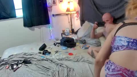 Snapshot of strangestslut chatting on October 1, 1:17 pm strangestslut online show from October 1, 1:17 pm