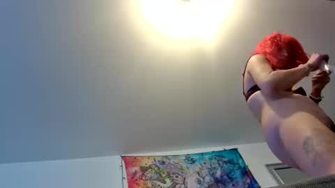 Snapshot of strangestslut chatting on October 17, 9:17 pm strangestslut online show from October 17, 9:17 pm