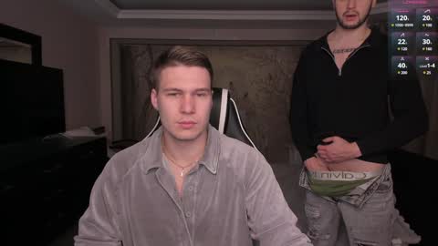 Snapshot of stranggee chatting on January 4, 6:51 pm Artem online show from January 4, 6:51 pm