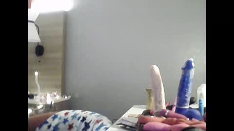 Strawberry212 online show from January 11, 1:05 pm