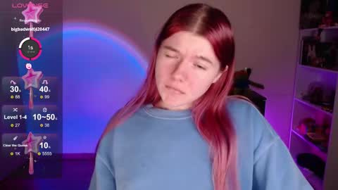 Snapshot of strawberry_juli chatting on November 10, 4:11 am Juli online show from November 10, 4:11 am