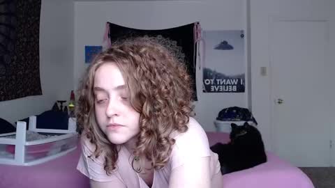 Strawberrylotsacake online show from March 25, 3:29 pm