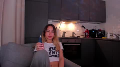 Tati and Lola online show from October 20, 5:35 pm