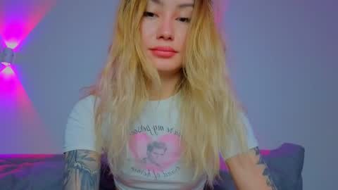 Tati and Lola online show from April 4, 4:44 am