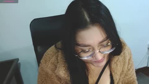 strawlux online show from February 25, 3:49 am