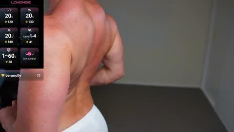 Snapshot of streatmeat chatting on December 2, 10:23 pm streatmeat online show from December 2, 10:23 pm