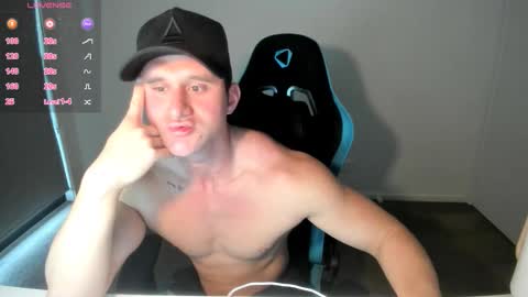 Snapshot of streatmeat chatting on November 2, 10:45 pm streatmeat online show from November 2, 10:45 pm