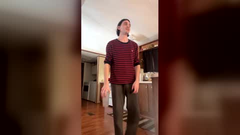 stringgreens777 online show from February 3, 3:28 pm